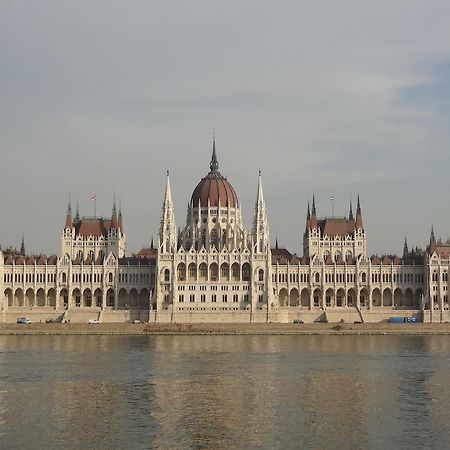 Residence Parliament Budapest Exterior foto